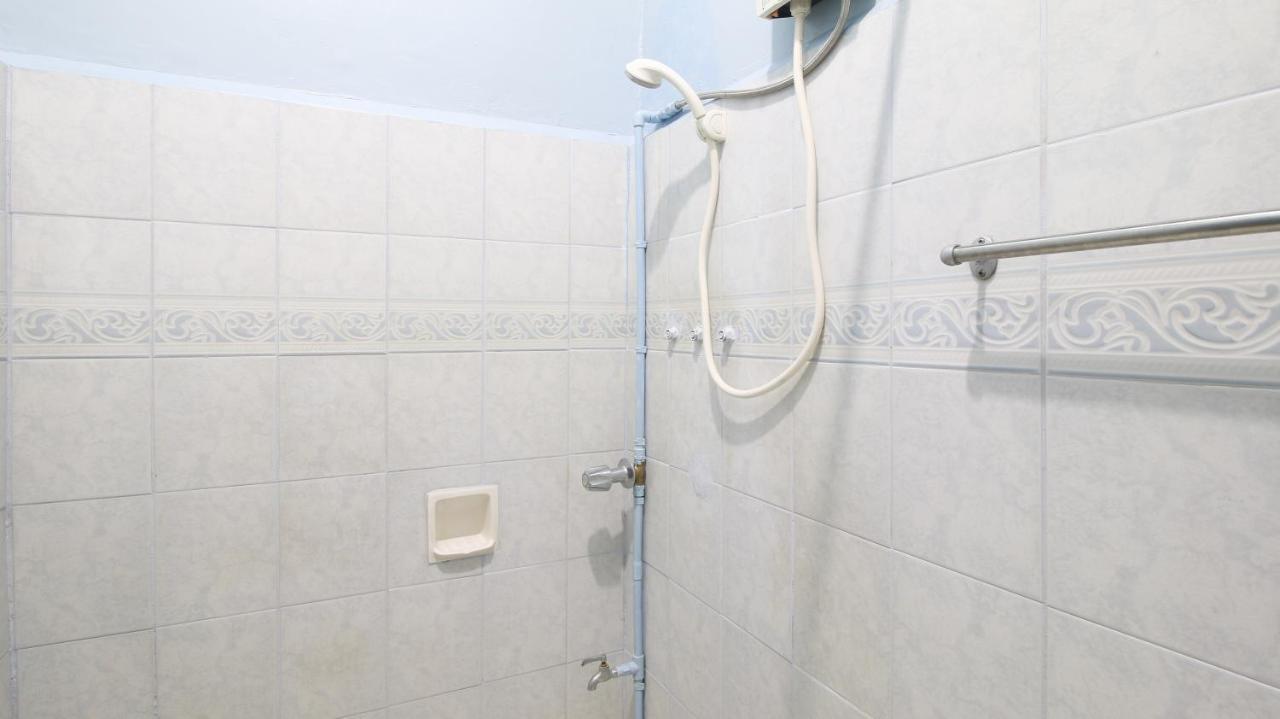Reddoorz Plus Bienvenido Boarding House Las Pinas Weekly Stay Exterior photo