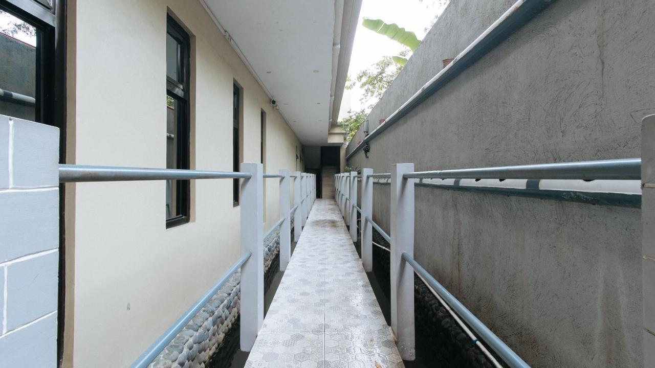Reddoorz Plus Bienvenido Boarding House Las Pinas Weekly Stay Exterior photo