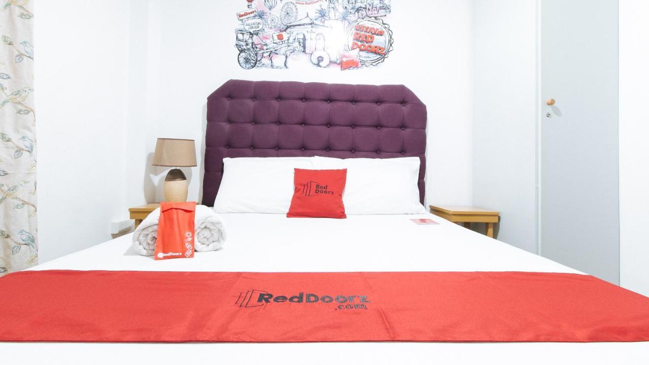 Reddoorz Plus Bienvenido Boarding House Las Pinas Weekly Stay Exterior photo