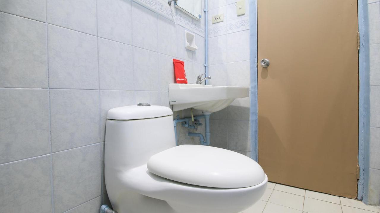 Reddoorz Plus Bienvenido Boarding House Las Pinas Weekly Stay Exterior photo
