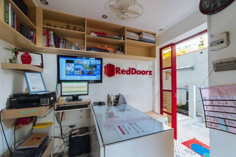 Reddoorz Plus Bienvenido Boarding House Las Pinas Weekly Stay Exterior photo
